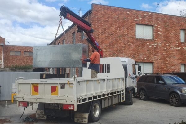 creane truck and tiper image (3) creane truck and tiper image (3)
